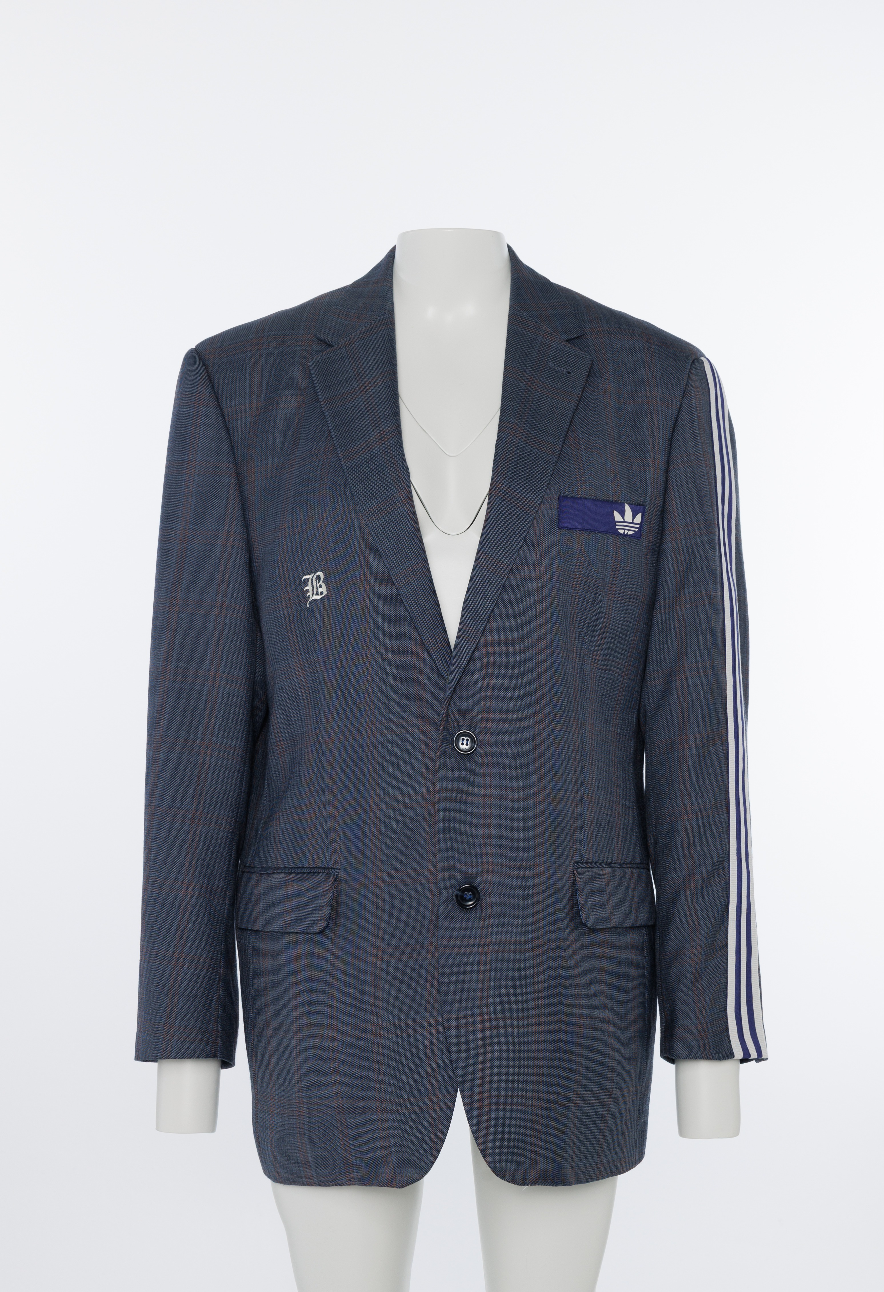 Blazer op mannequin voor verwerking