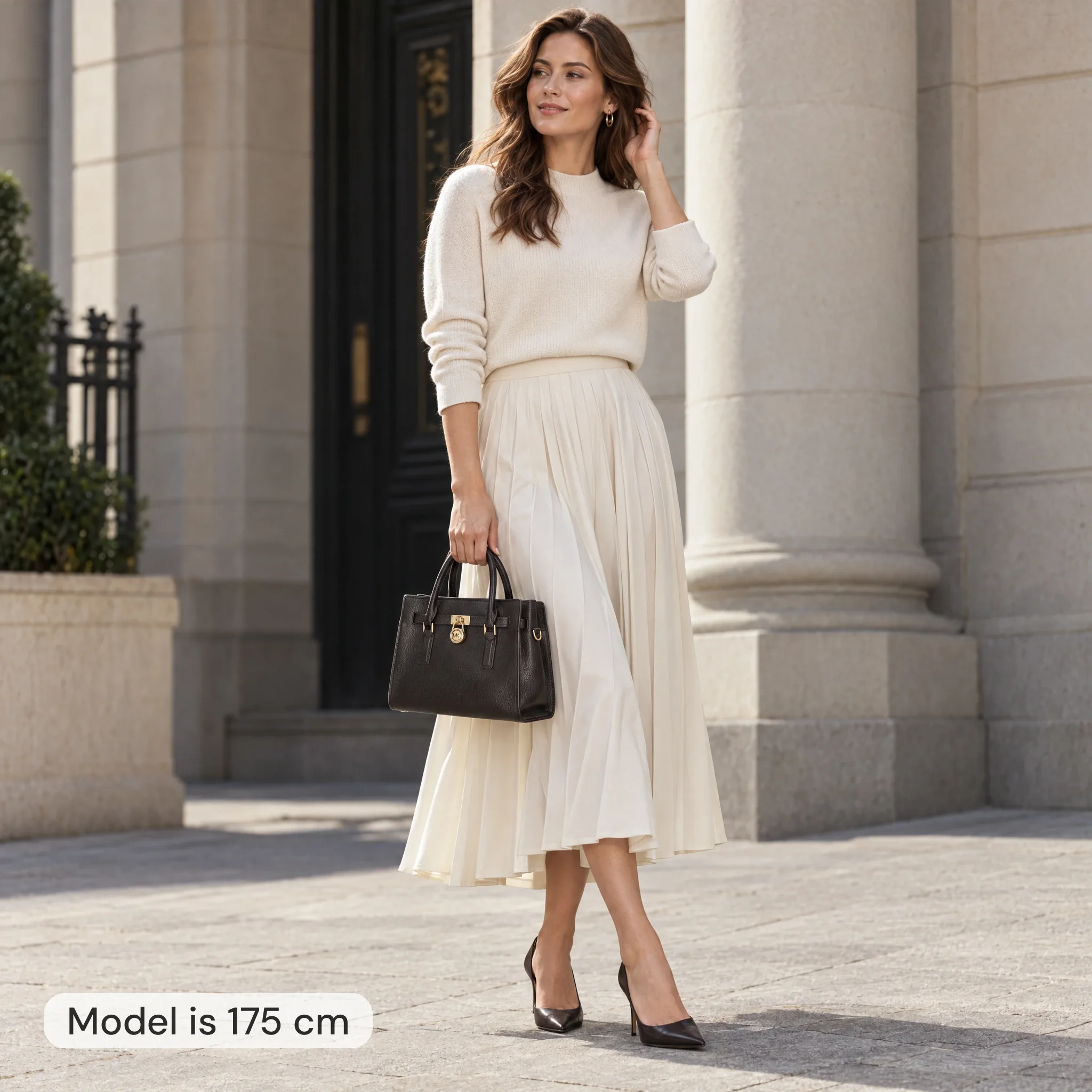 AI-modelbeeld: vrouw van 175 cm met een donkerbruine Michael Kors Hamilton-handtas van 27,5 cm breed