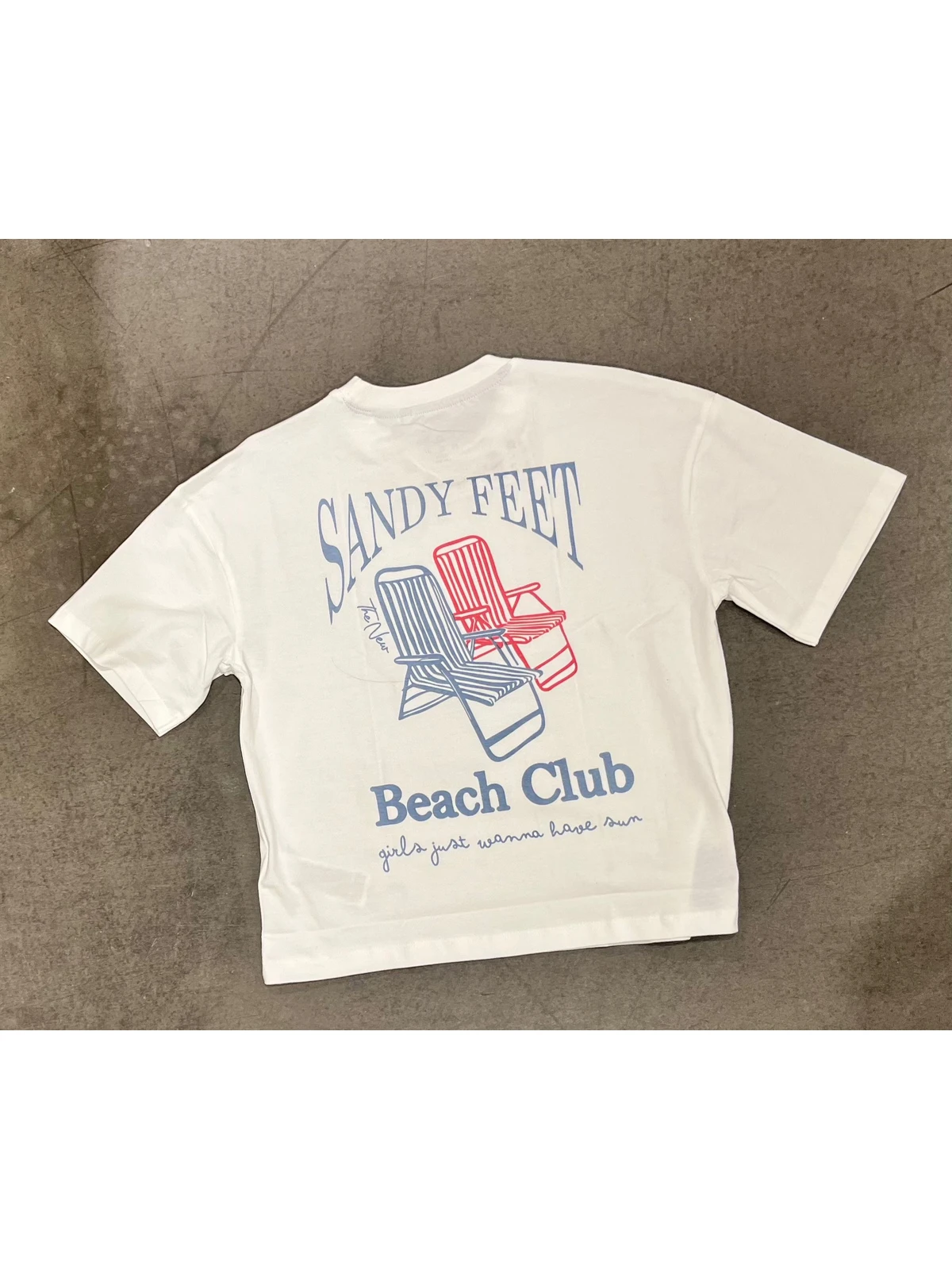 Achterkant T-shirt als flat lay